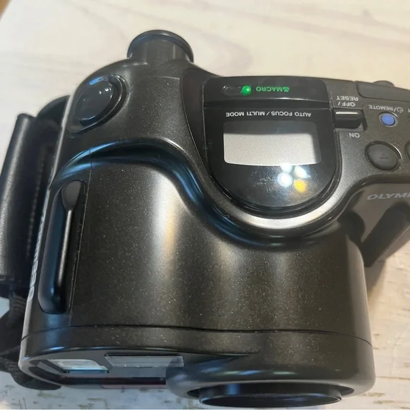Olympus Infinity Super Zoom 300 35mm Film Camera